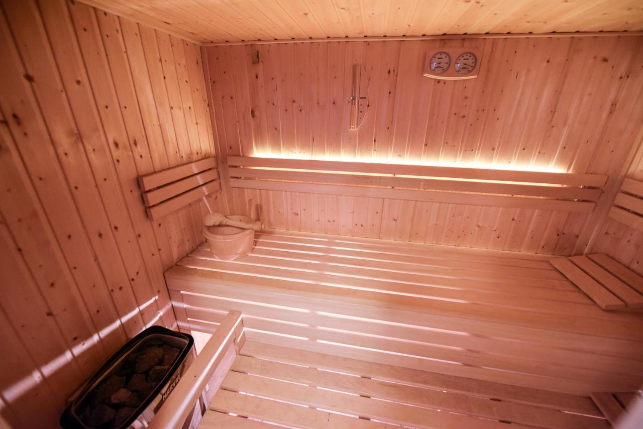 Spacious 3 Bedroom Family Oasis With Sauna, 20 Min From Warsaw Piaseczno  Bagian luar foto